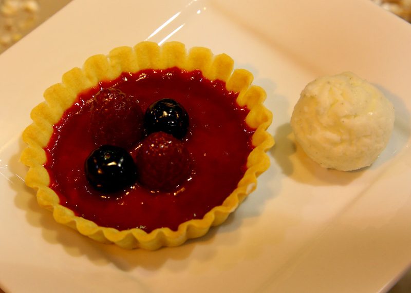 Beeren-Streuselkuchen